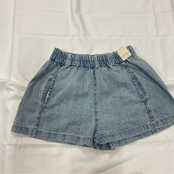 Free People Pants - NWT Free People Light Blue Elastic Waist Denim Shorts